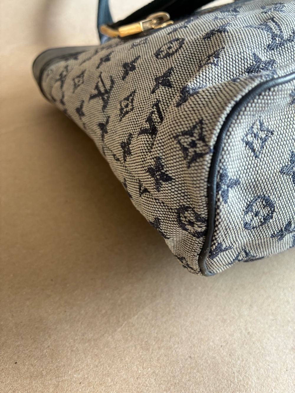 Louis Vuitton Blue Monogram Lin Lucille PM Bag - Picture 9 of 15